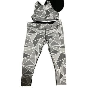 2 Piece Geometric Print Active Set Sports Bra Leggings 2X NWOT Black White